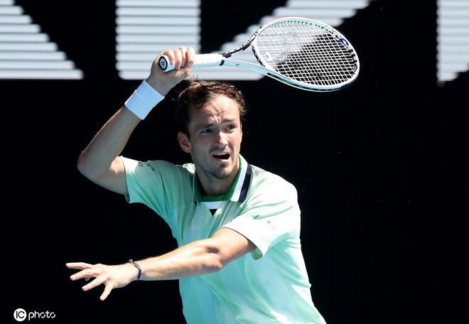 他不仅迅速 他不仅迅速